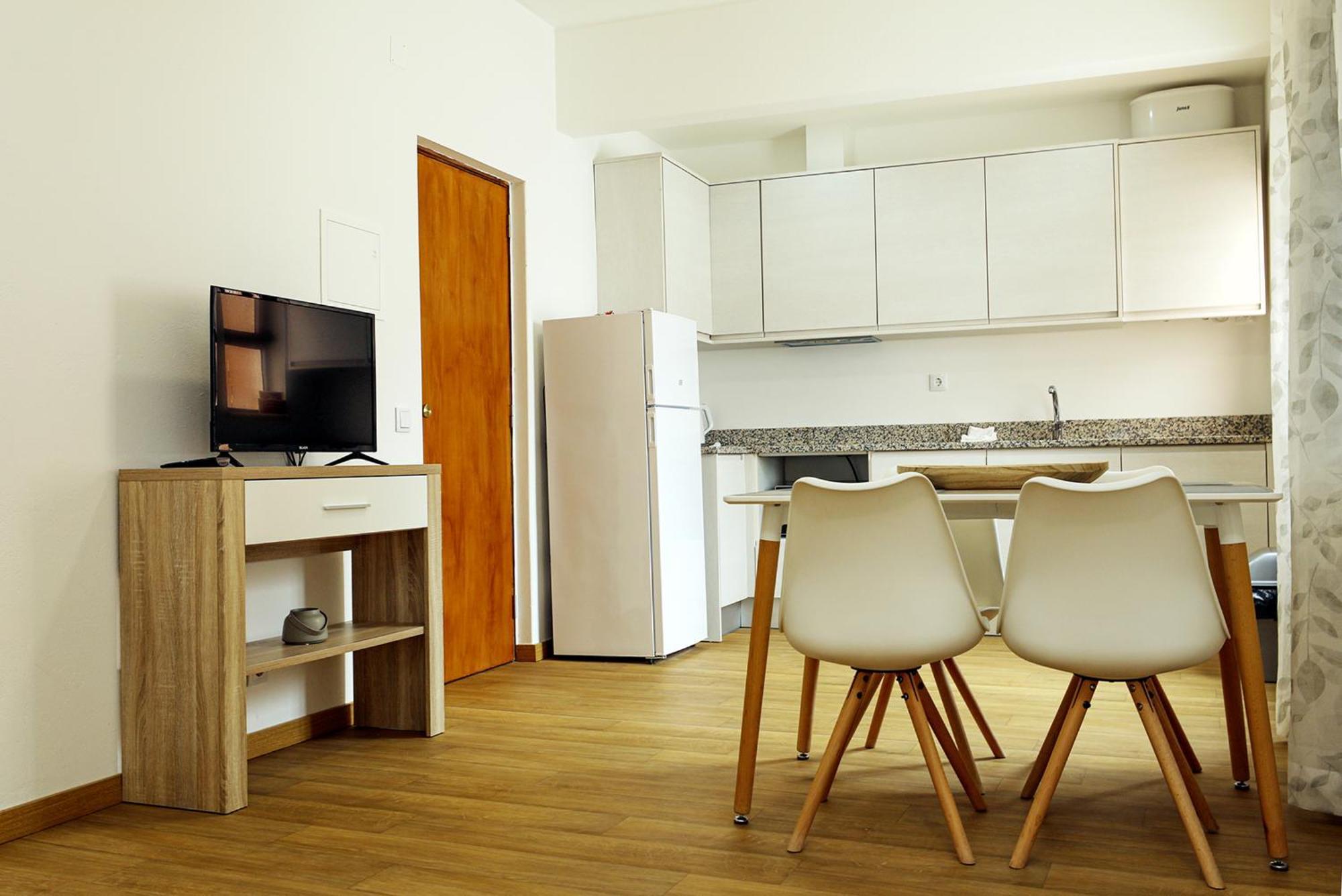 B87 - Windmill 2 Bed Apartment In Odiáxere 외부 사진