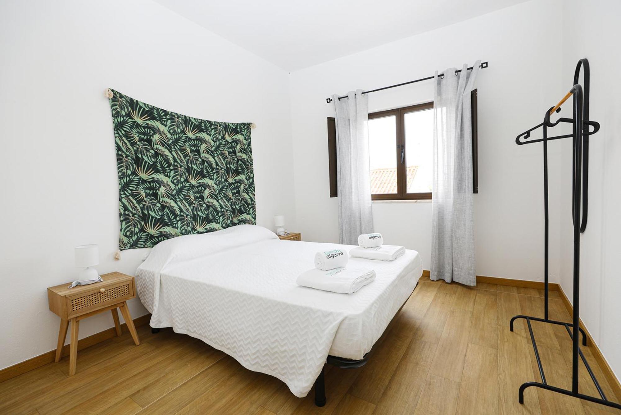 B87 - Windmill 2 Bed Apartment In Odiáxere 외부 사진